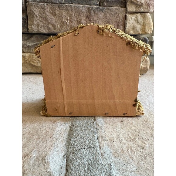 Miniature Christmas Nativity Scene Baby Jesus in a Manger in the Stable w/ Mary - Picture 6 of 10